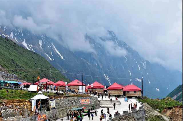 Badrinath Yatra by Helicopter